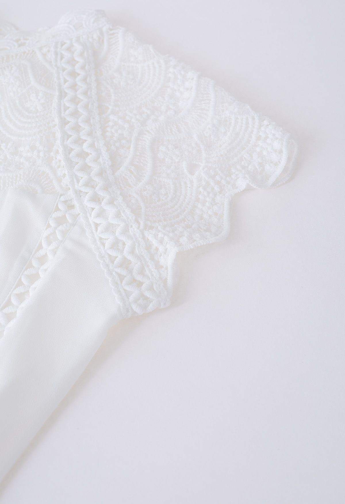 Scallop Lace Panelled Chiffon Top in White