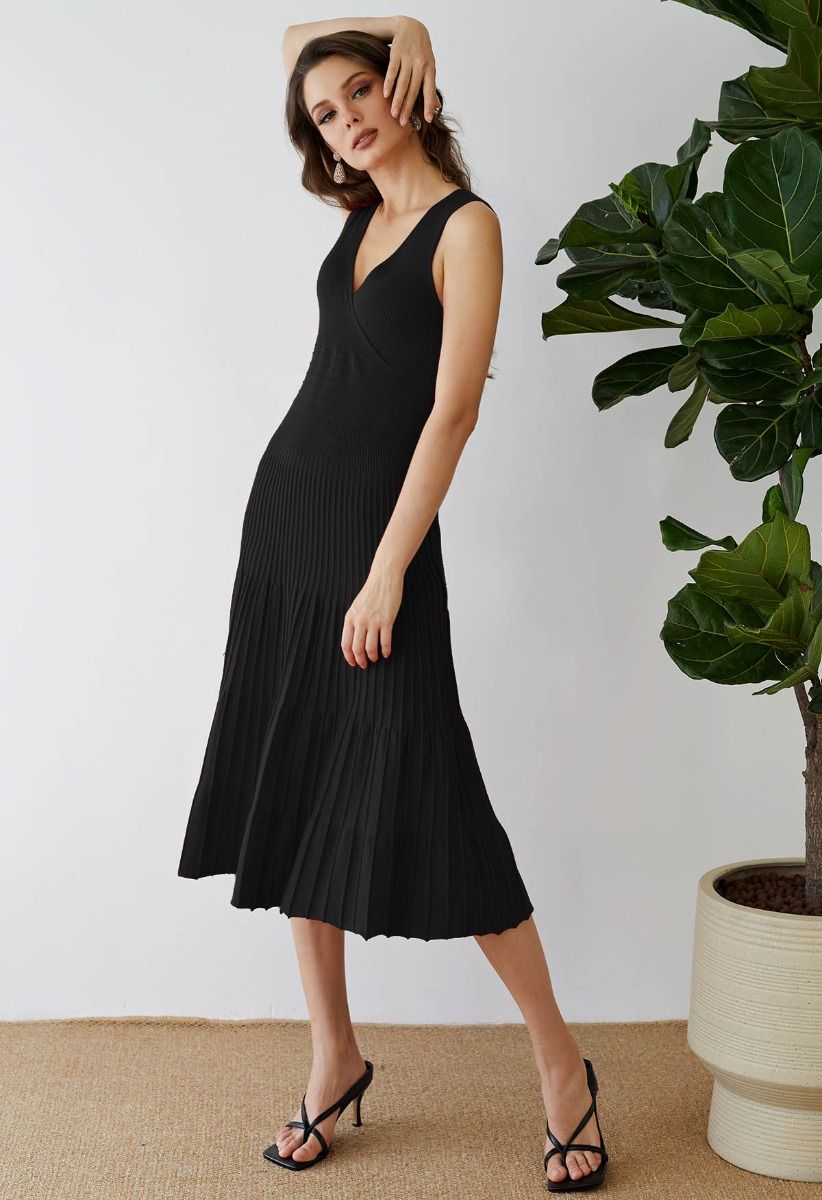 Cut Out Back Faux-Wrap Sleeveless Knitted Midi Dress in Black