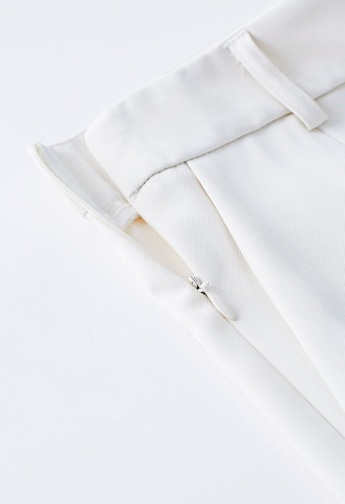 Side-Zip Belted Straight-Leg Pants in Ivory
