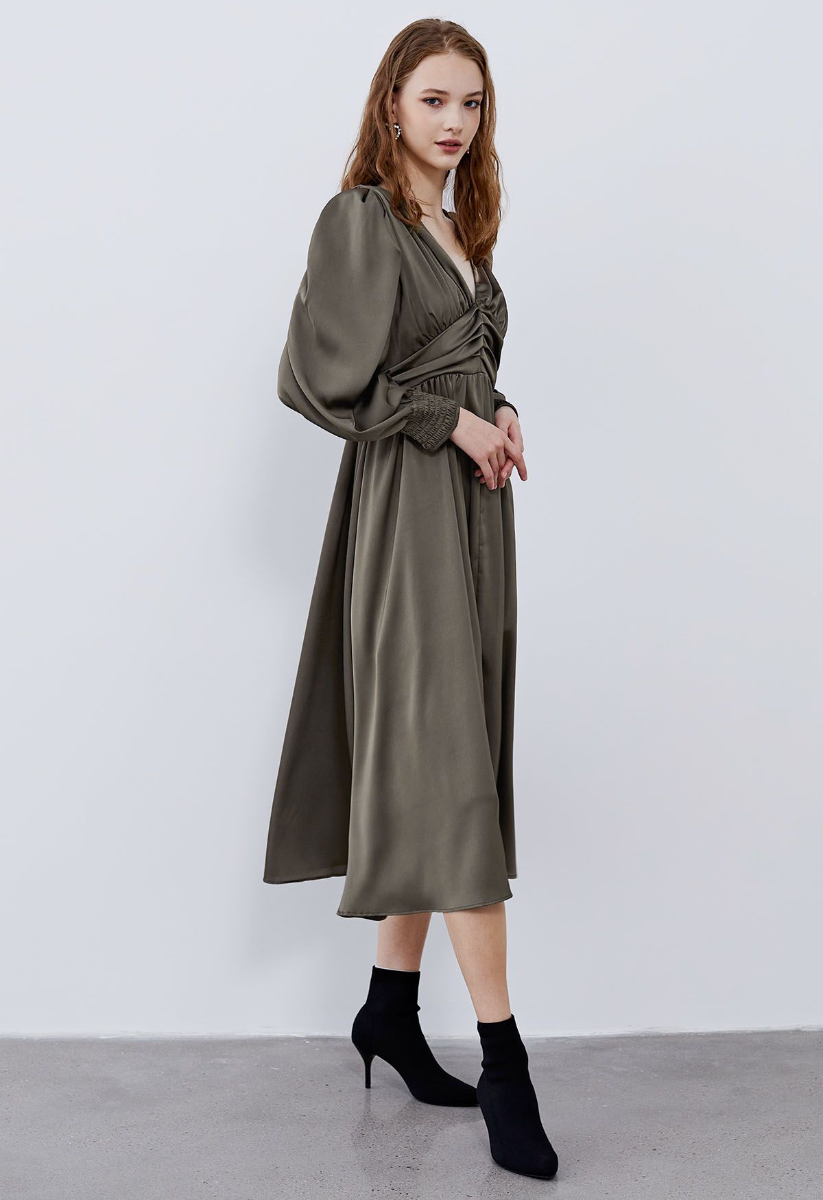 V-Neck Puff Sleeves Ruched Midi Dress in Army Green