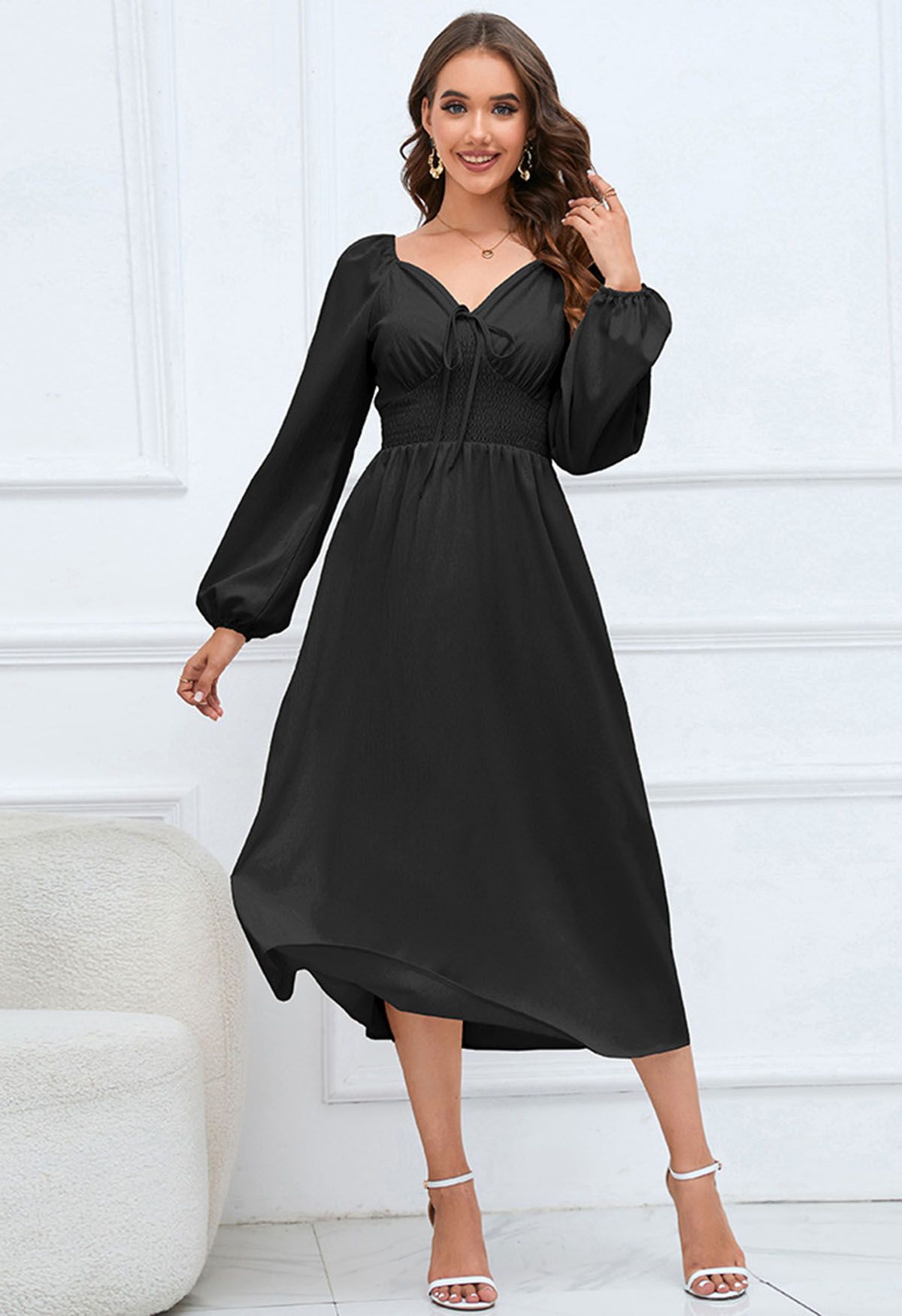 Sweetheart Neck Tie Front Midi Dress in Black