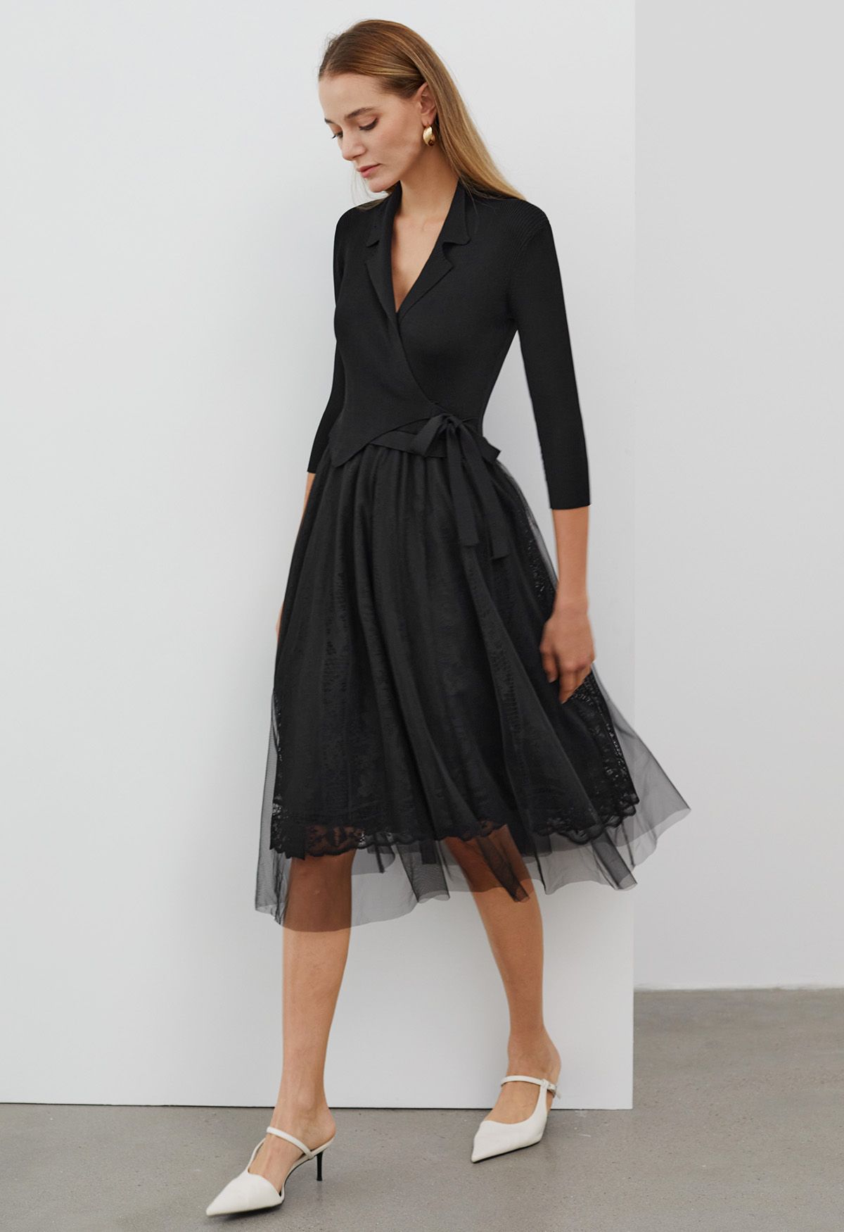 Collared V-Neck Knit Spliced Tulle Dress in Black