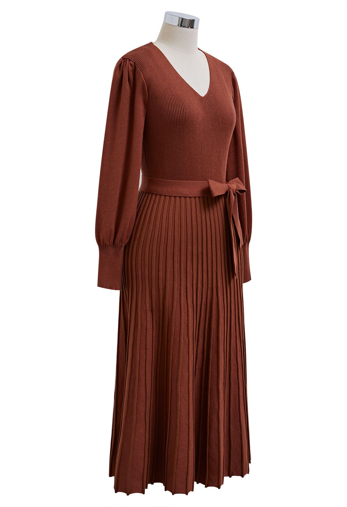 Captivating V-Neck Tie Waist Pleated Knit Dress in Caramel