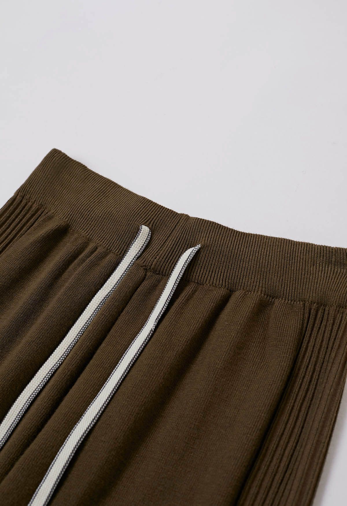 Ribbed Detailing Drawstring Waist Knit Pants in Olive