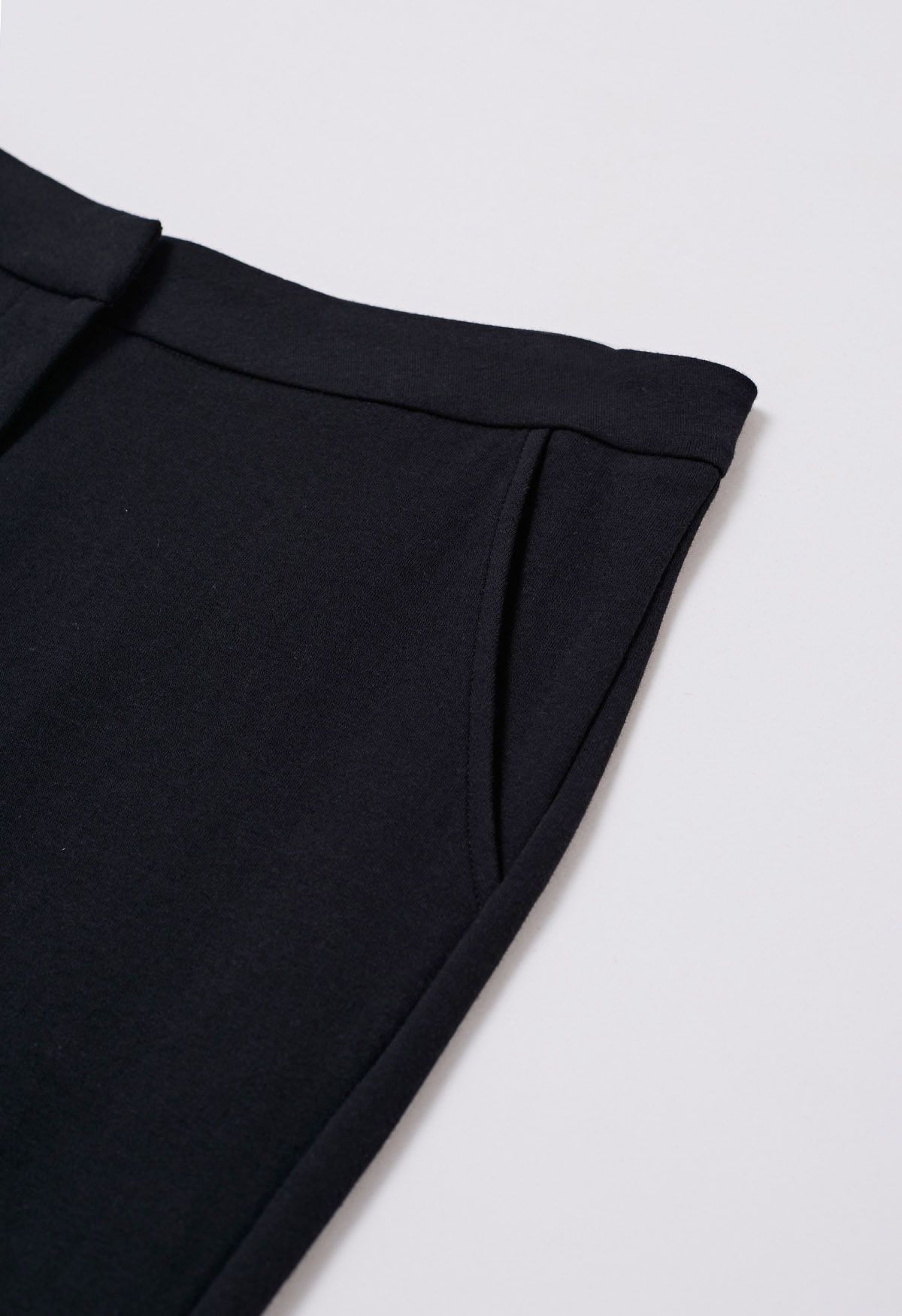 Side Pockets Flare Leg Pants in Black