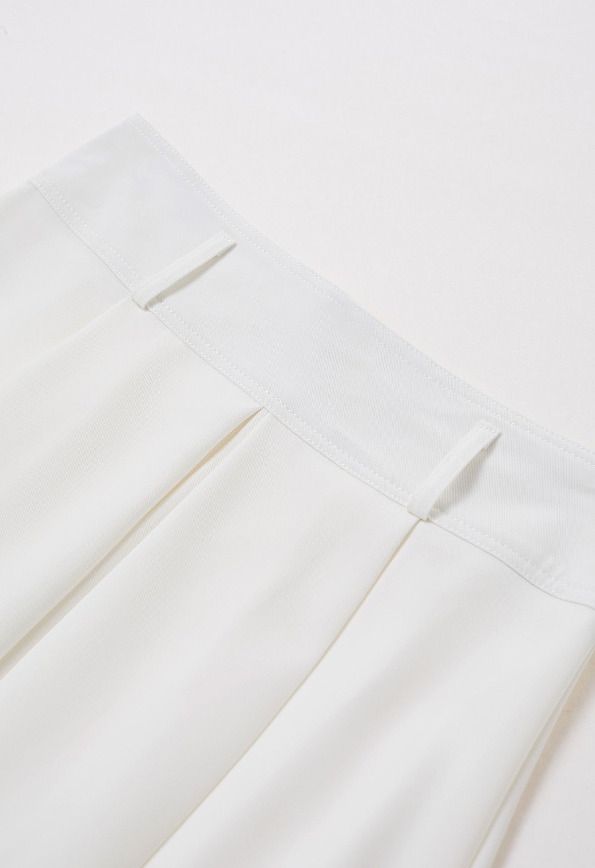 Refined Pleated Belt Midi Skirt in White