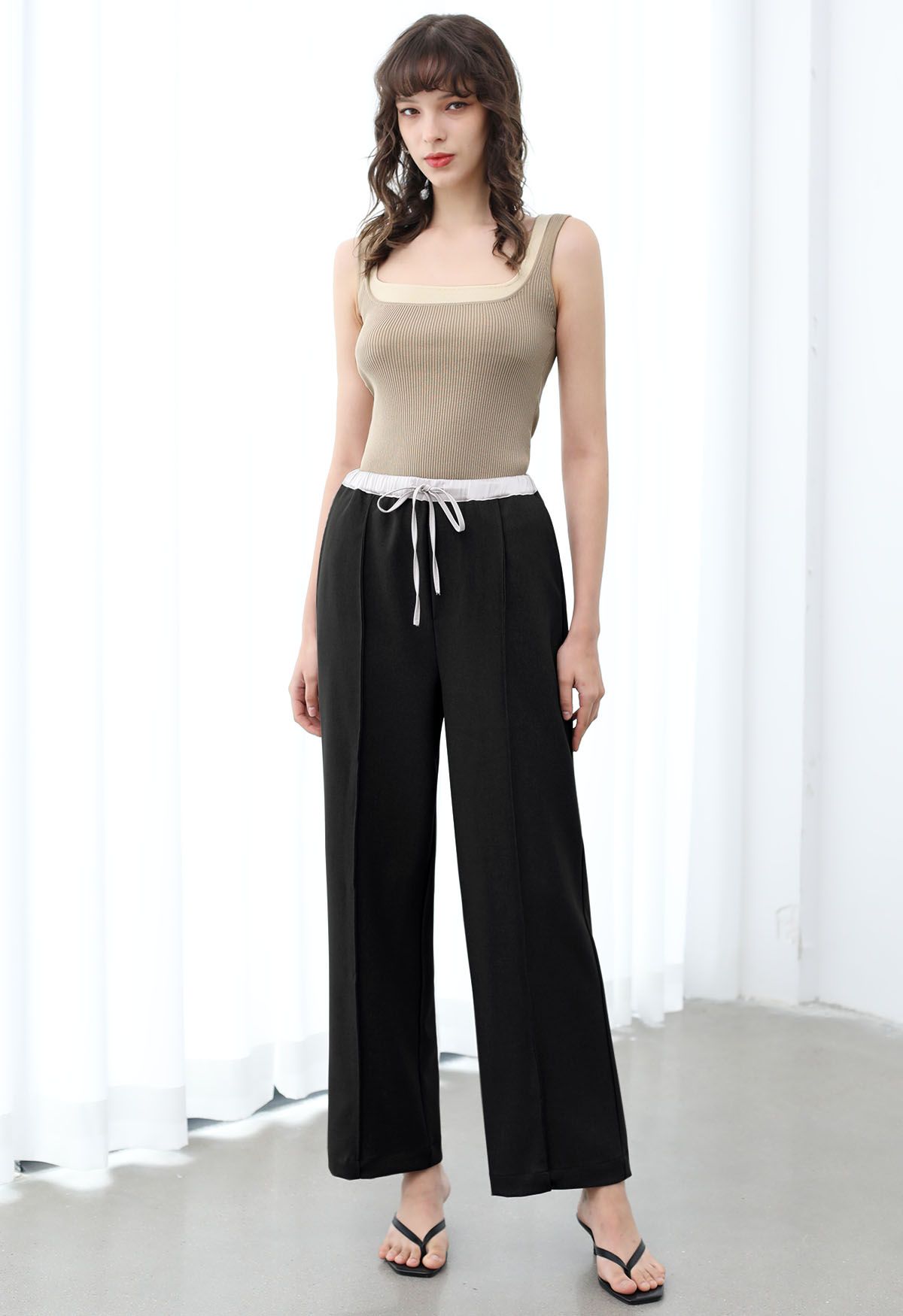 Contrast Waist Seam Detail Straight-Leg Pants in Black