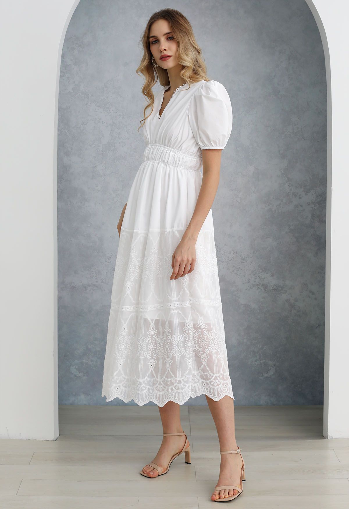 Embroidery Spliced V-Neck Puff Short Sleeves Dress in White