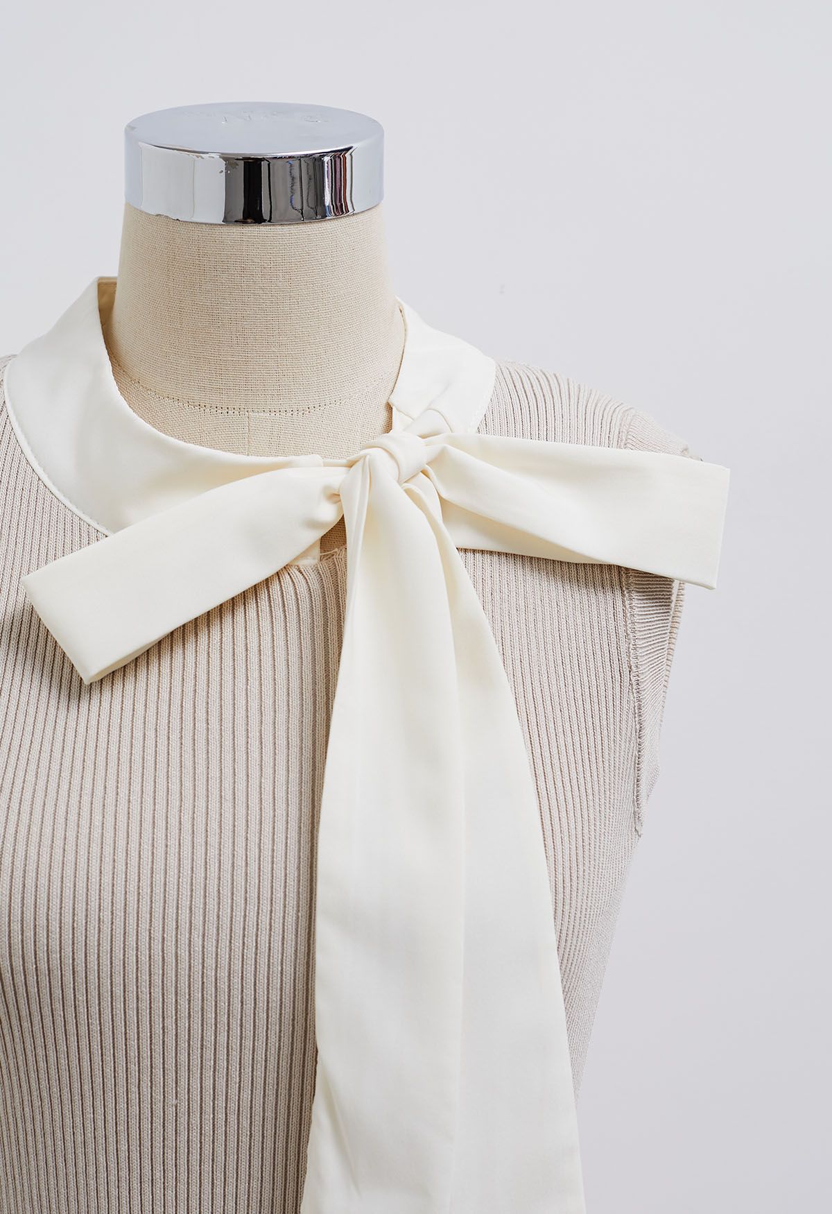 Bowknot Decor Sleeveless Knit Top in Oatmeal