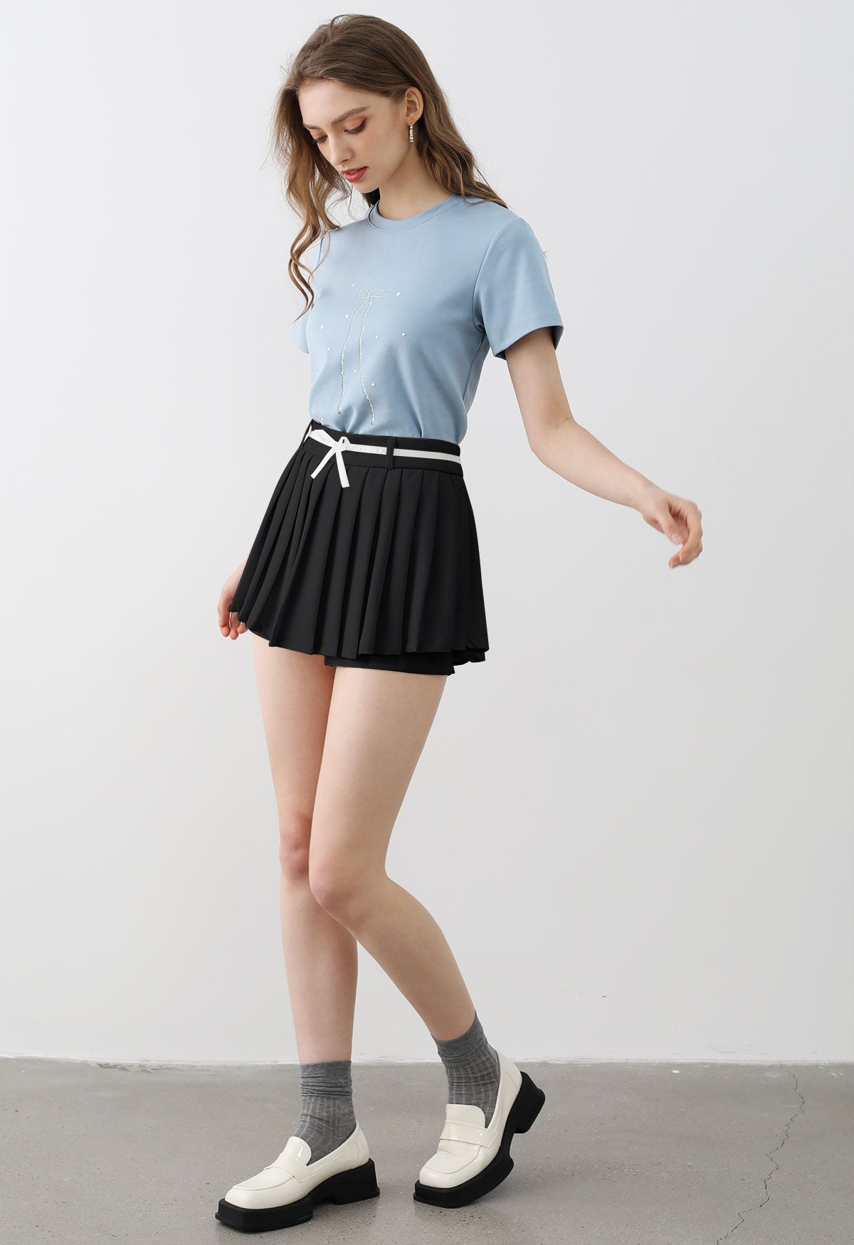 Bowknot Embellished Pleated Mini Skorts in Black