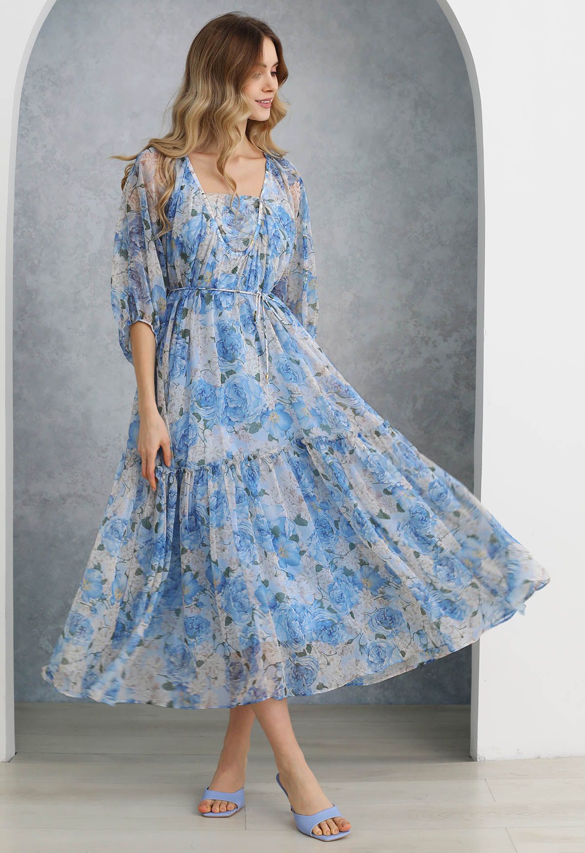 Gauzy Floral Print Bubble Sleeve Dolly Dress in Blue