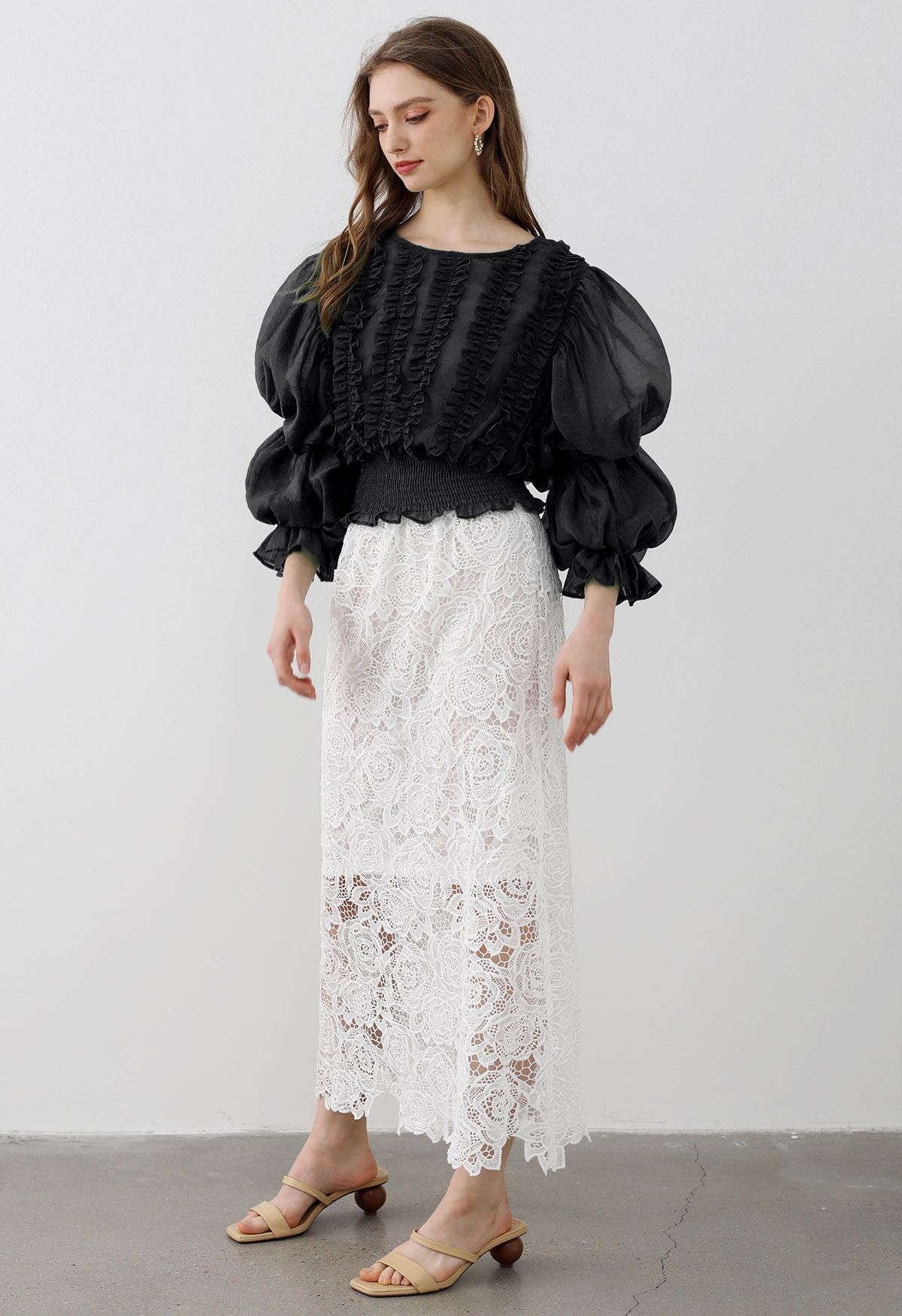 Bubble Sleeve Ruffle Trim Chiffon Spliced Crop Top in Black