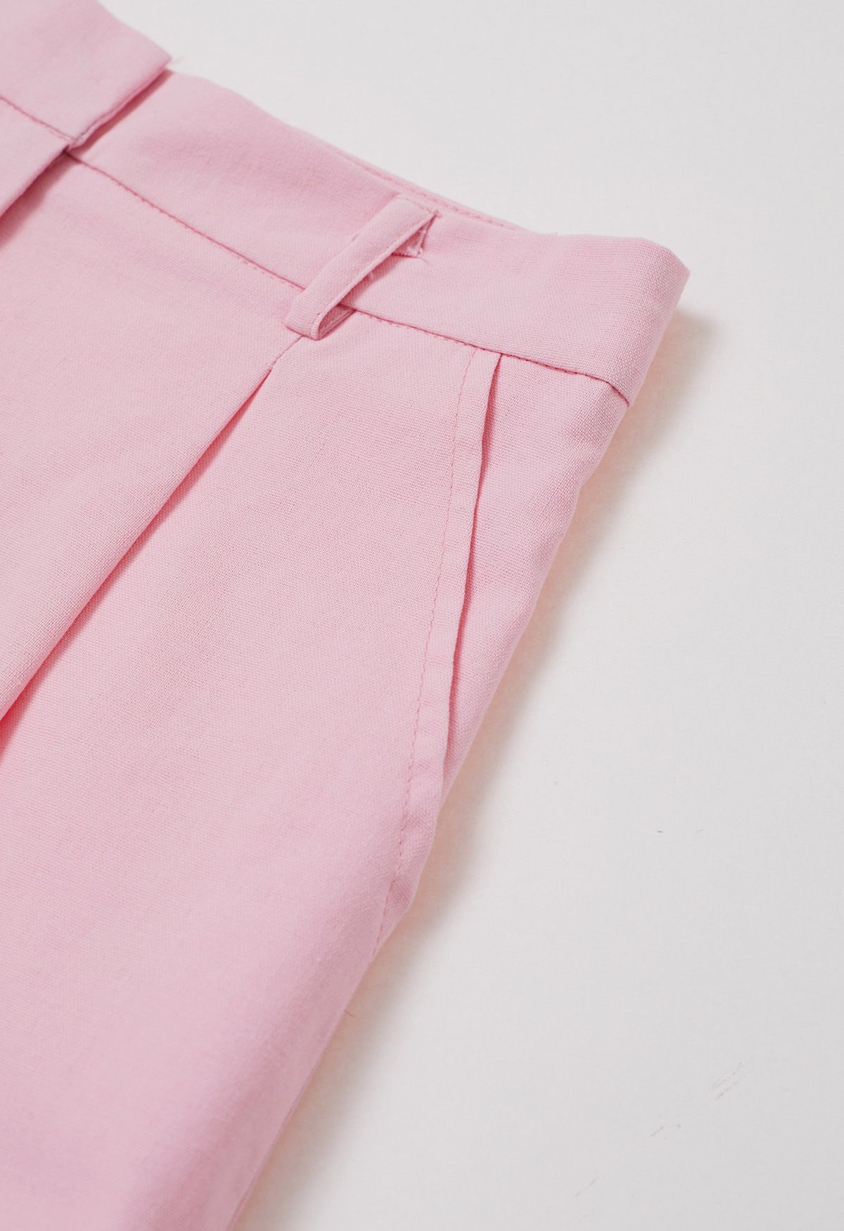 Side Pocket Pleated Linen-Blend Shorts in Pink