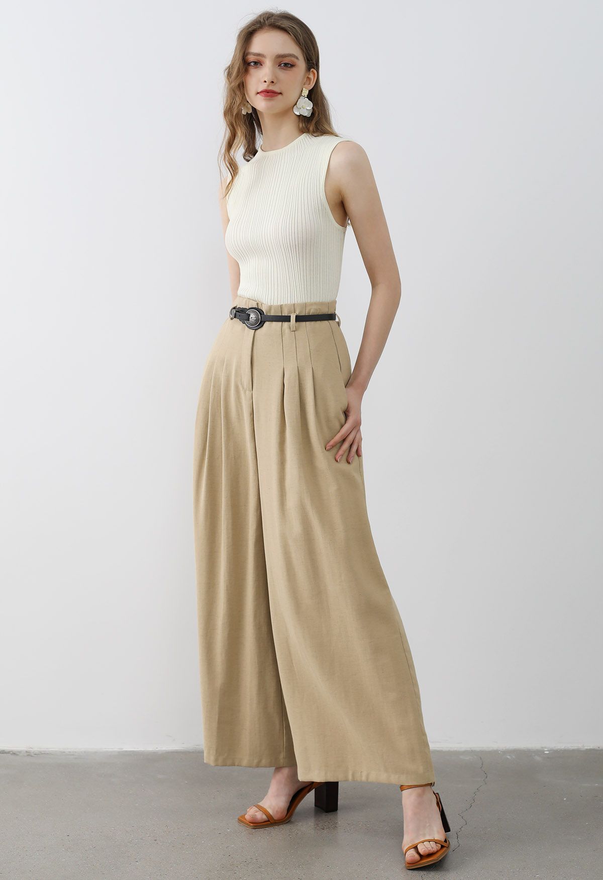 Old-Fashioned Belt Linen-Blend Palazzo Pants in Camel