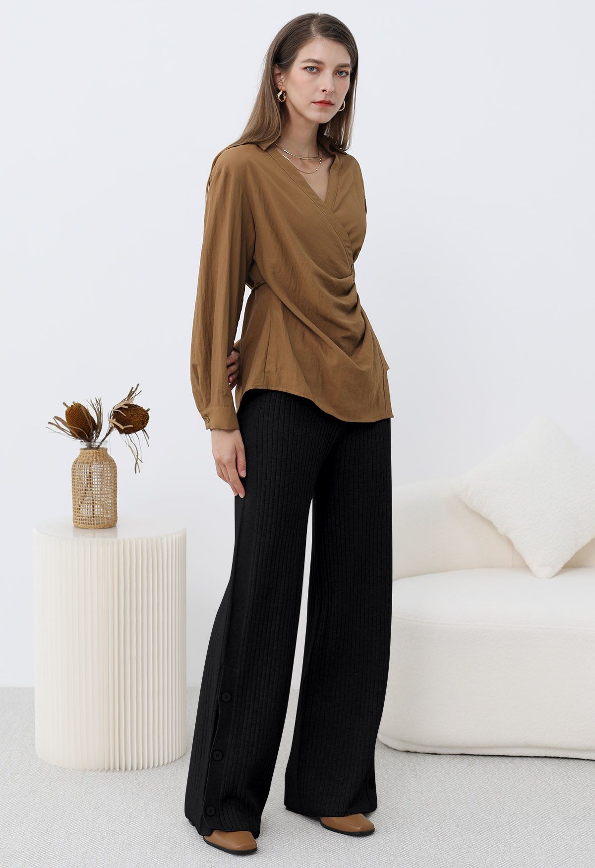 Buttoned Hem Ribbed Knit Pants in Black