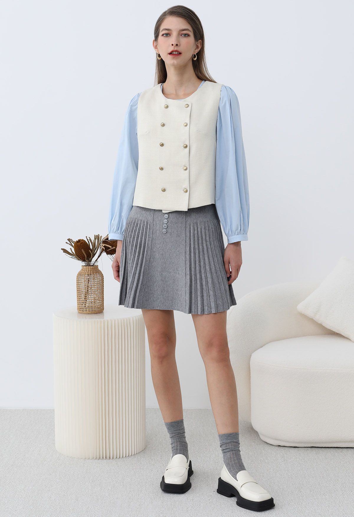 Refined Pleats Button Trim Knitted Mini Skirt in Grey