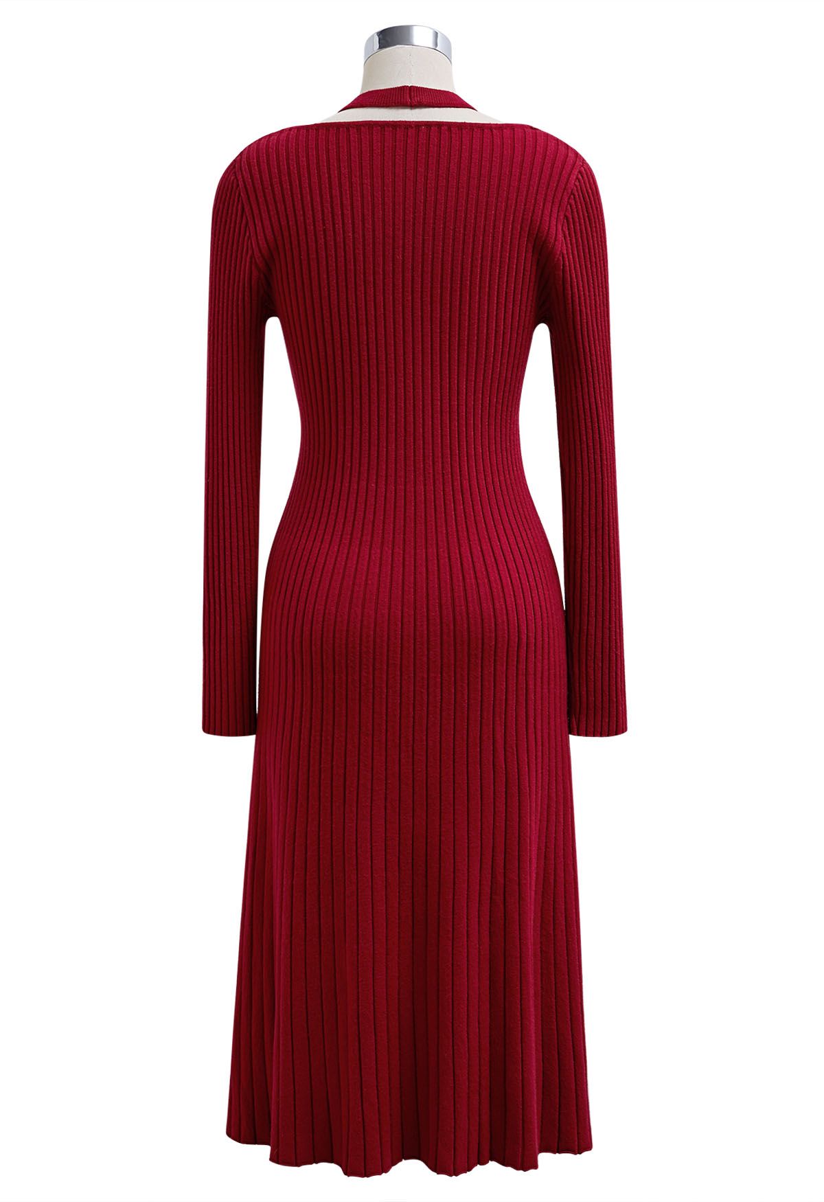 Cutout Neckline Ribbed Knit Midi Dress in Red