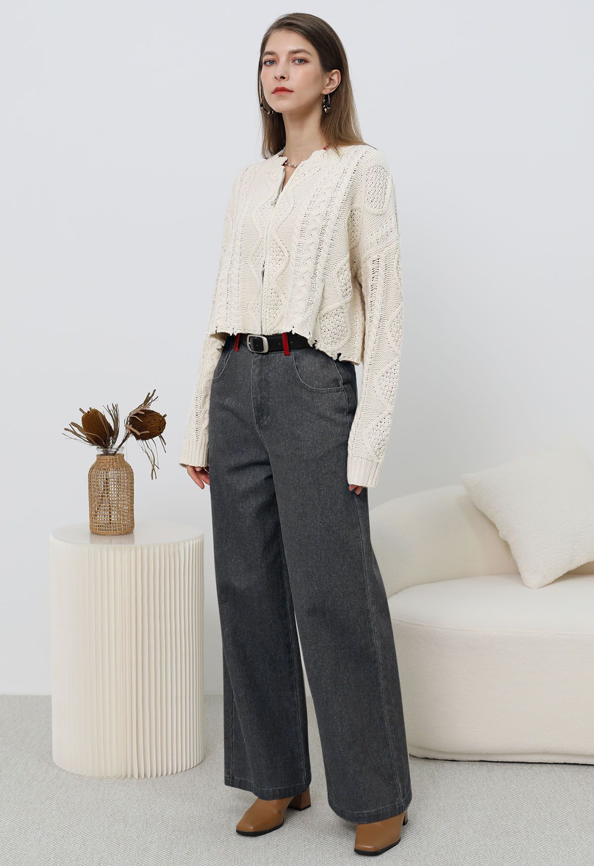 Everyday Chic Belted Straight-Leg Jeans in Smoke