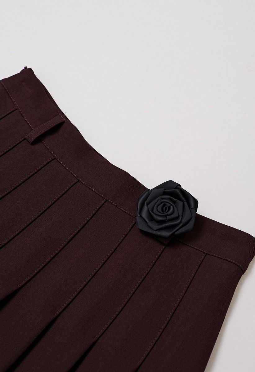 Rose Brooch Chain Belt Pleats Mini Skirt in Burgundy