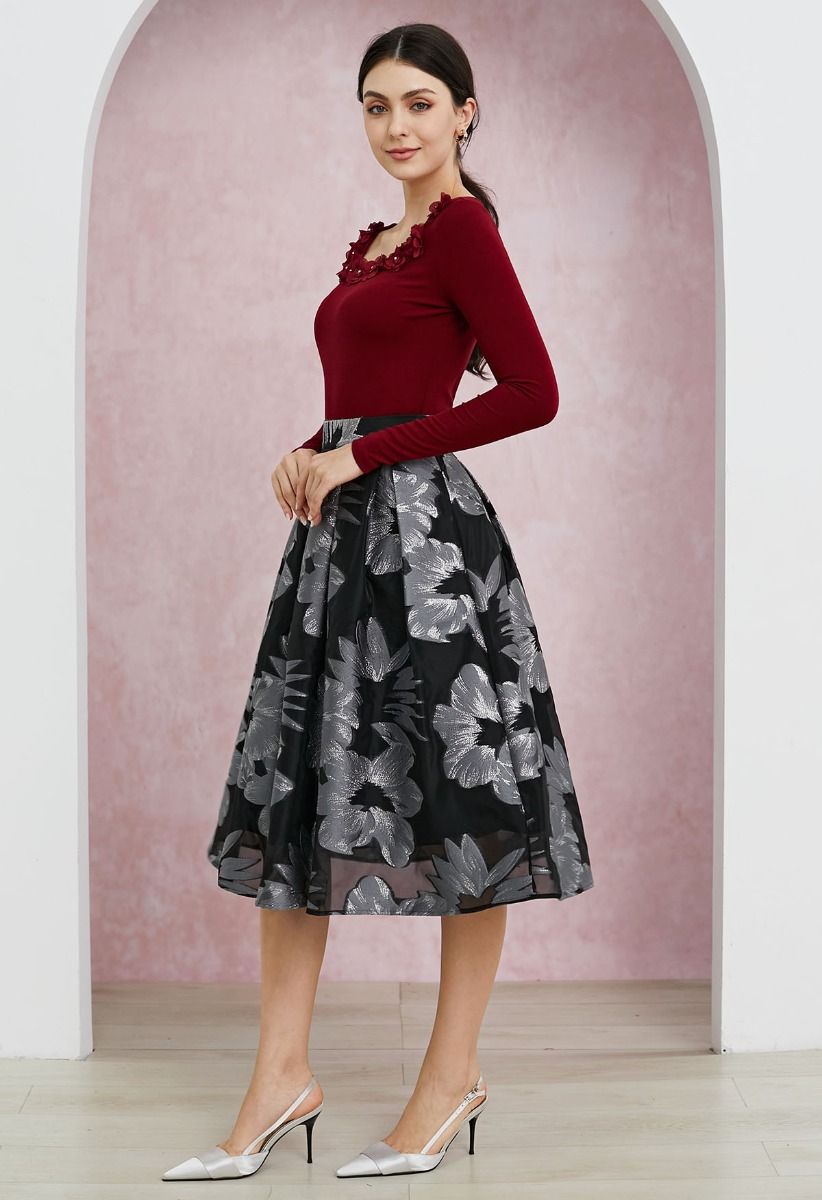 Enticing Floral Jacquard Pleated Organza Midi Skirt in Silver