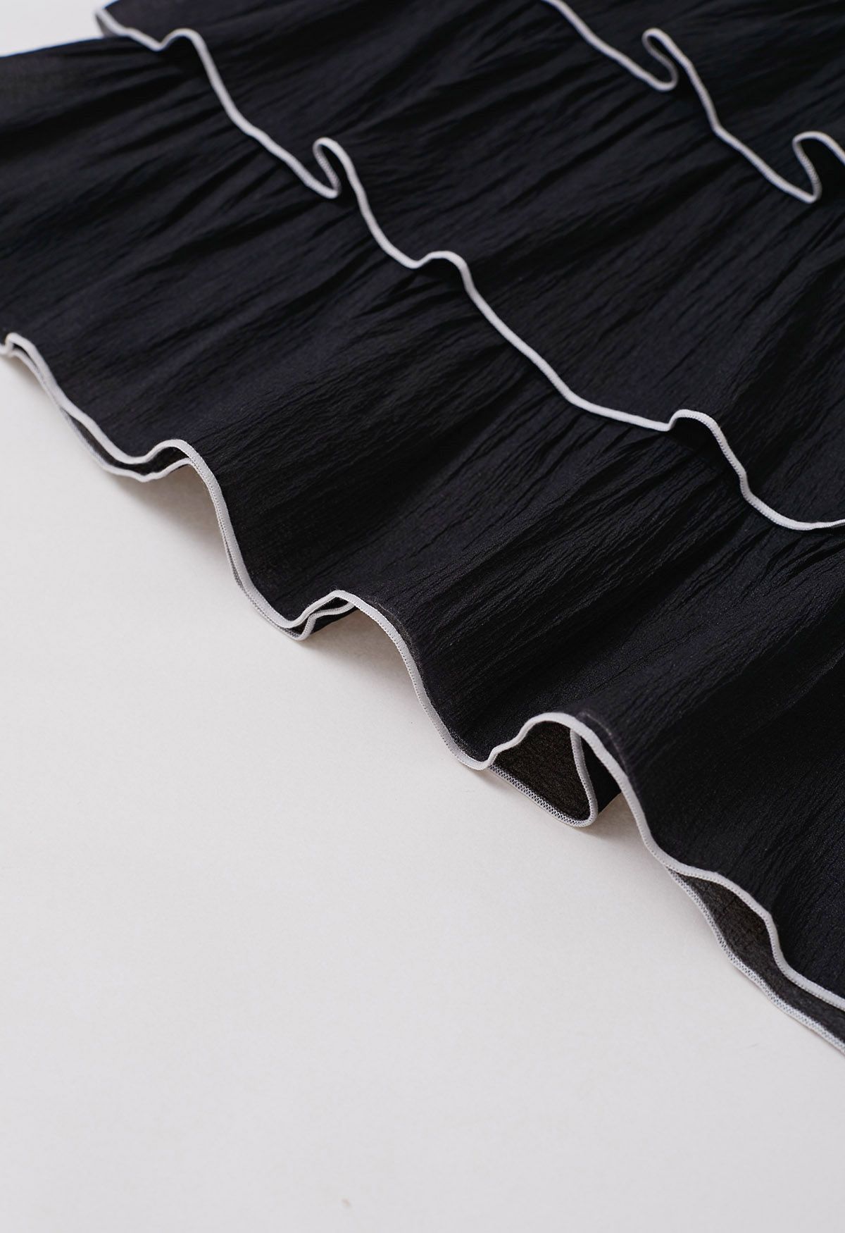 Contrasting Edges Tiered Ruffle Maxi Skirt in Black