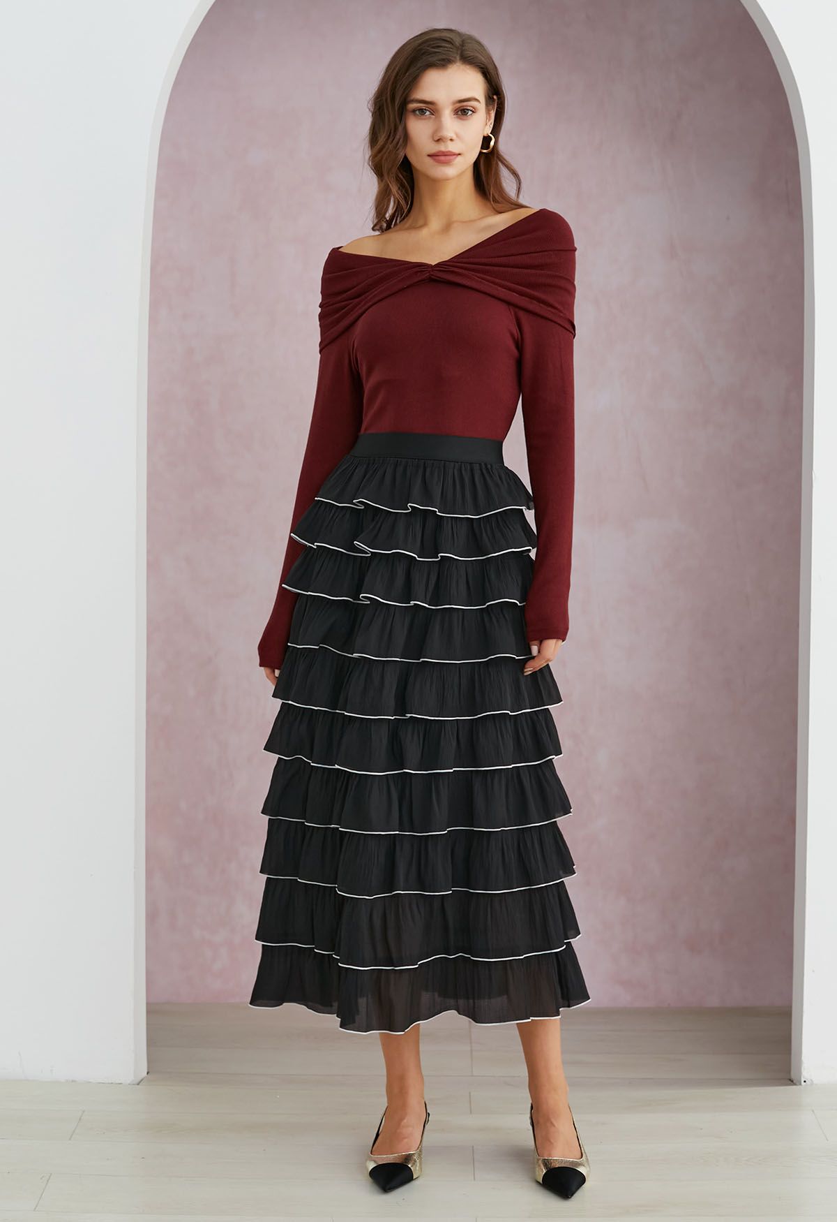 Contrasting Edges Tiered Ruffle Maxi Skirt in Black