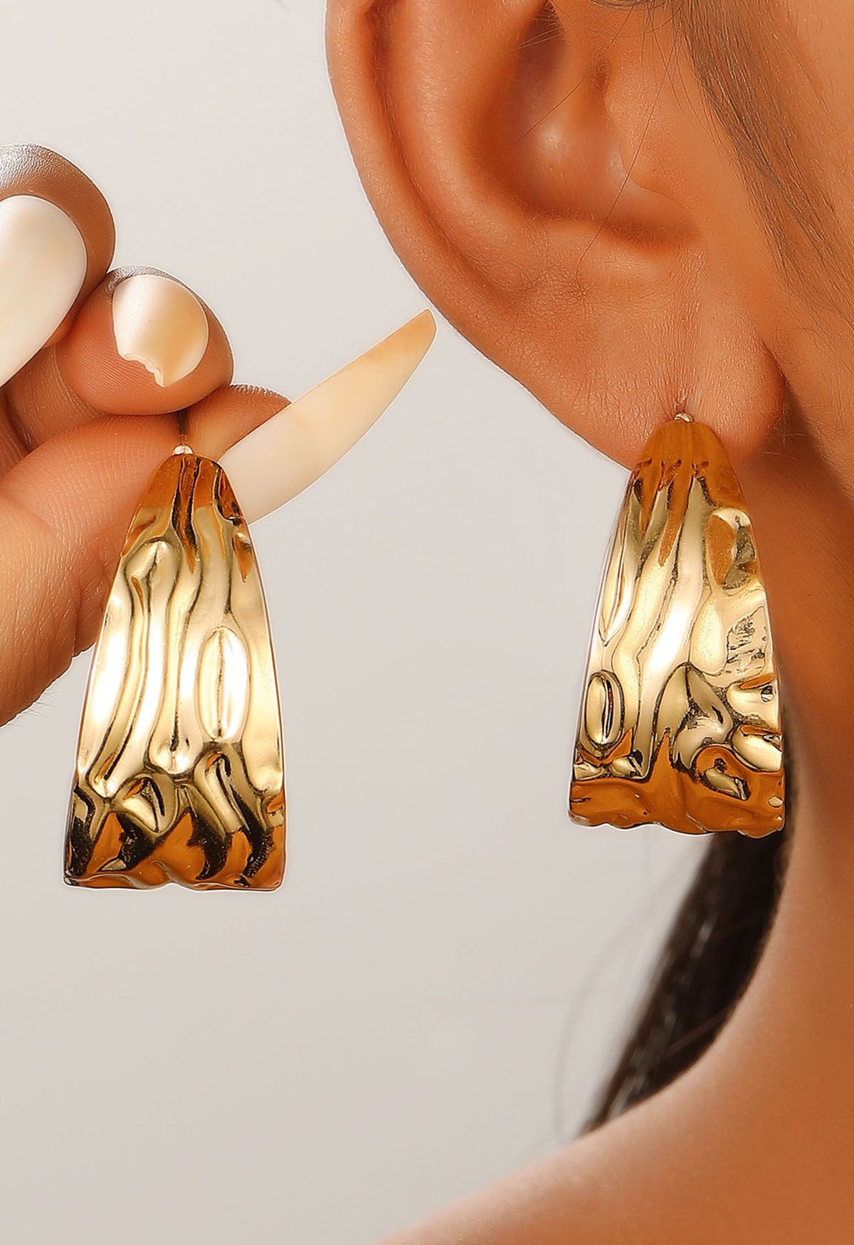 Wave Texture C-Shaped Hoop Earrings in Gold