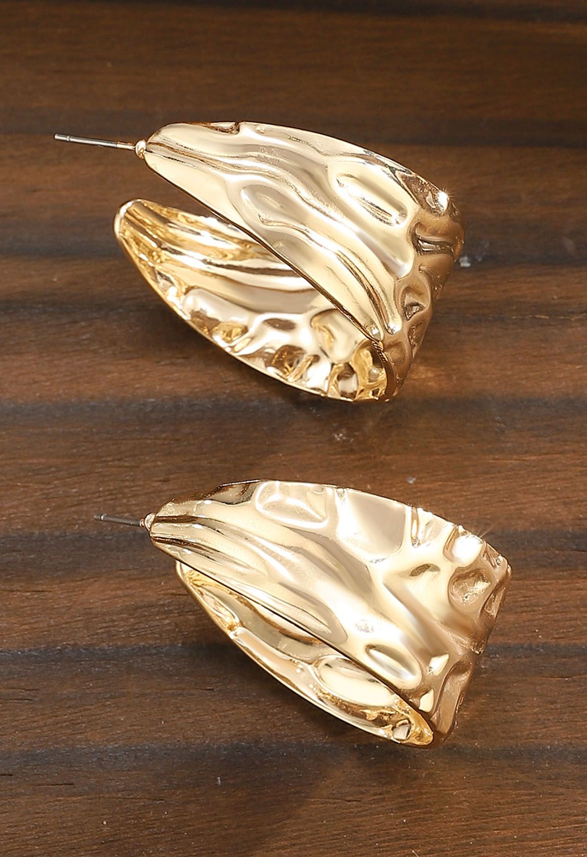 Wave Texture C-Shaped Hoop Earrings in Gold