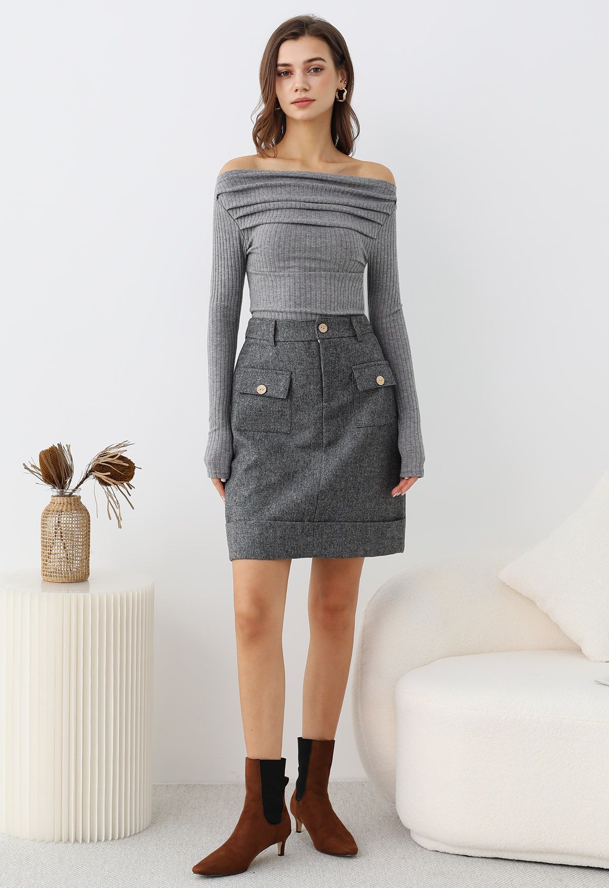 Buttoned Trim Flap Pocket Roll-Hem Tweed Skirt in Grey