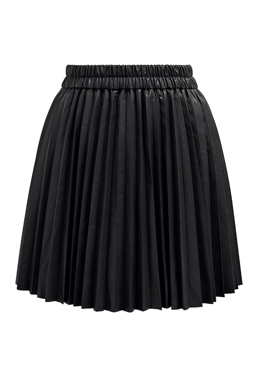 Faux Leather Pleated Mini Skirt in Black