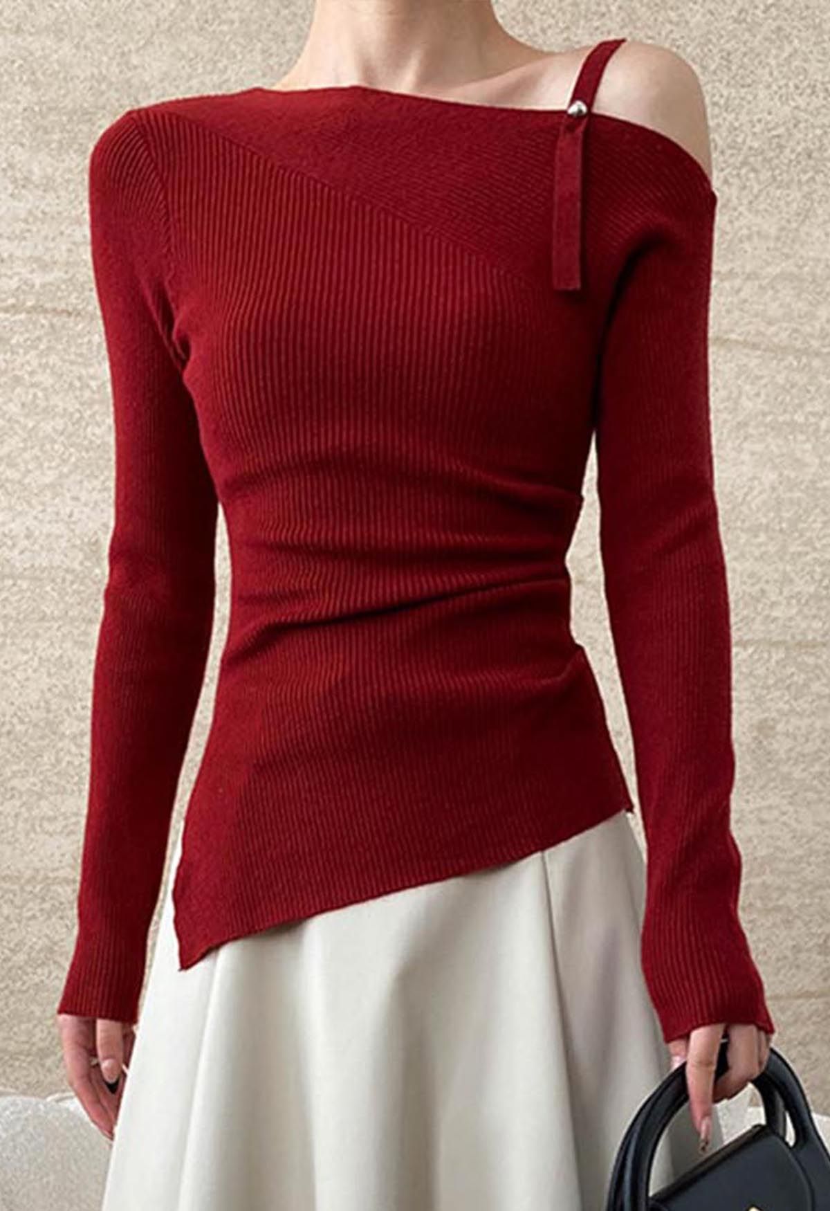 One-Shoulder Ruched Asymmetric Hem Knit Top in Red