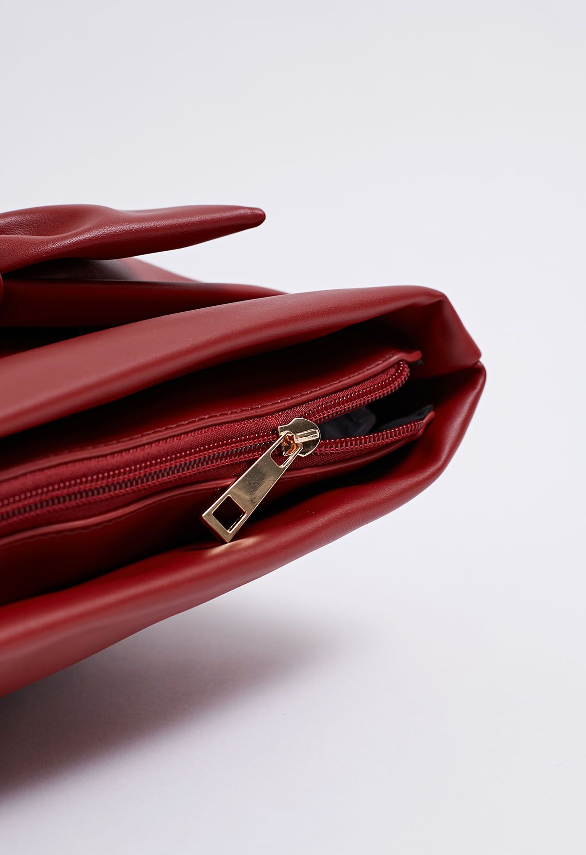 Delightful Bow PU Clutch in Red