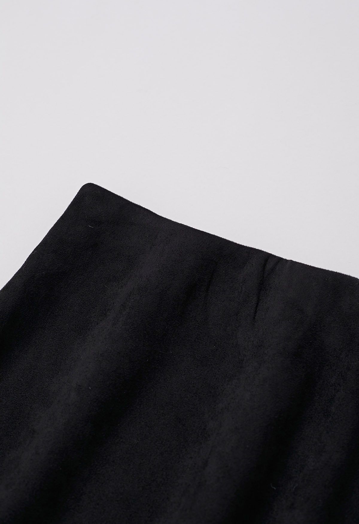 Minimalist Aesthetic A-Line Midi Skirt in Black