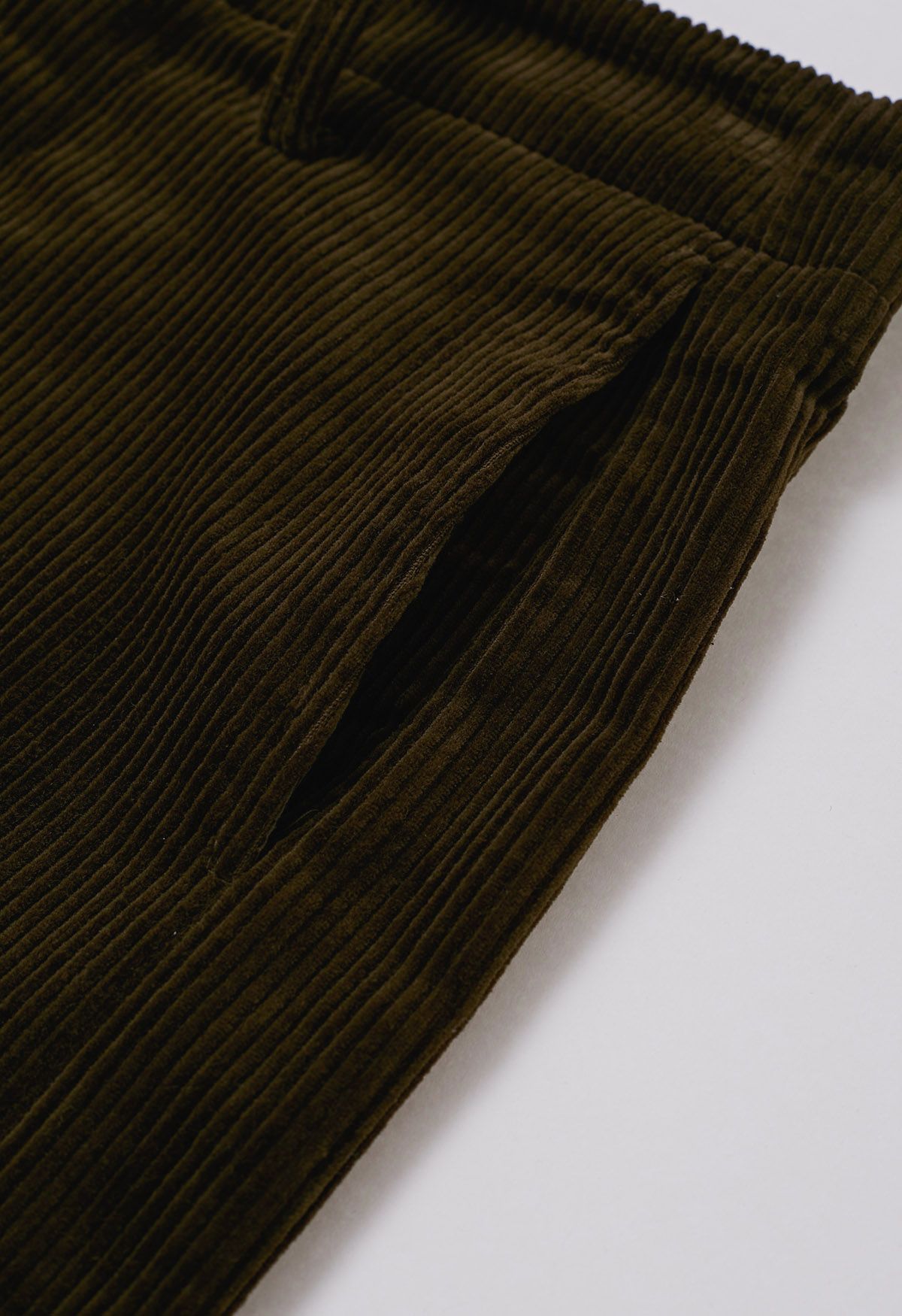 Sturdy Corduroy Belted Straight-Leg Pants in Army Green