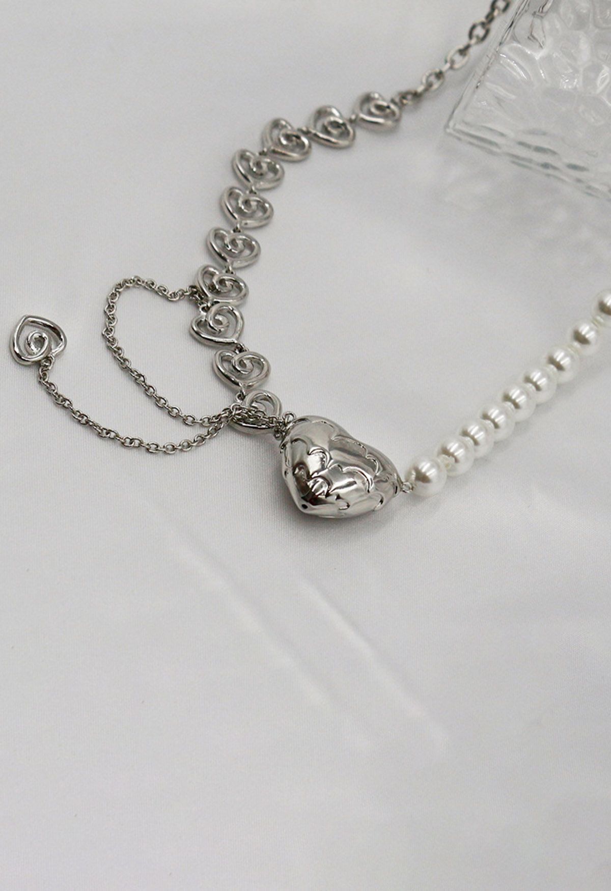 Pearly Hollow Heart Spliced Necklace