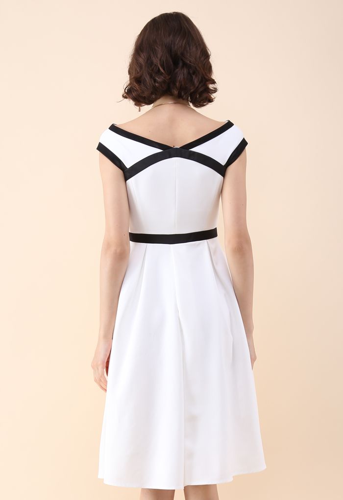 Contrast Refinement Flare Dress in White