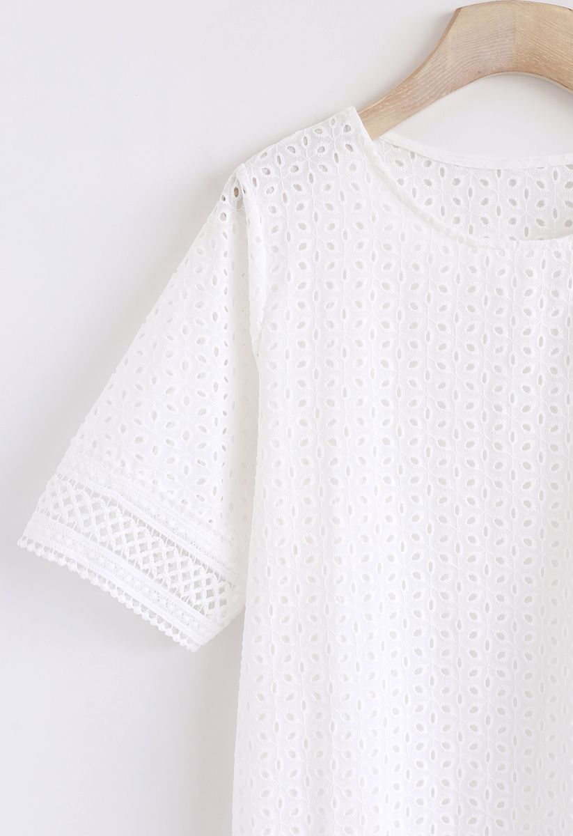 Eyelet Scintilla Embroidered Top in White