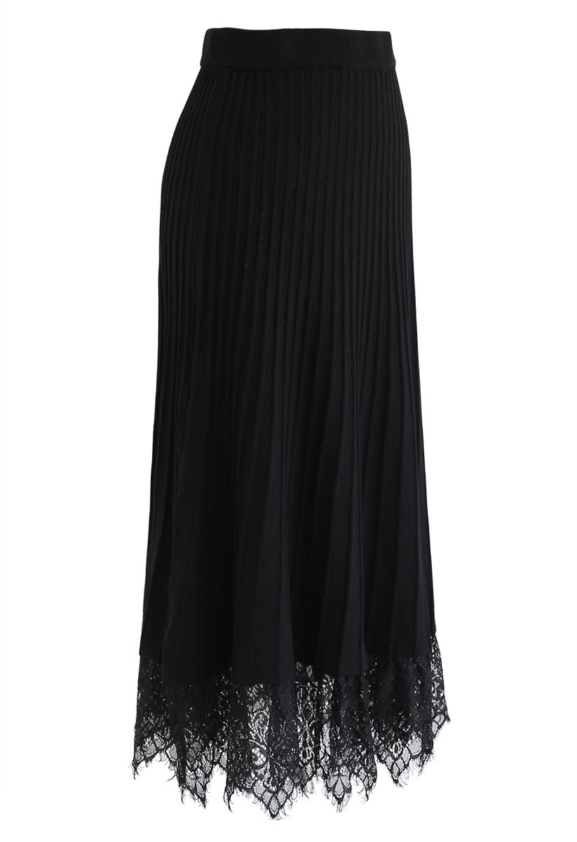 Lace Hem Pleated A-Line Knit Skirt in Black