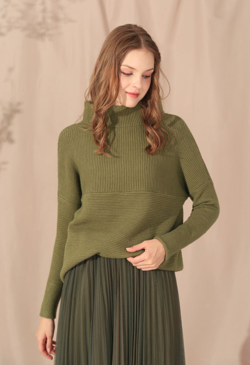 Cozy Ribbed Turtleneck Sweater in Army Green