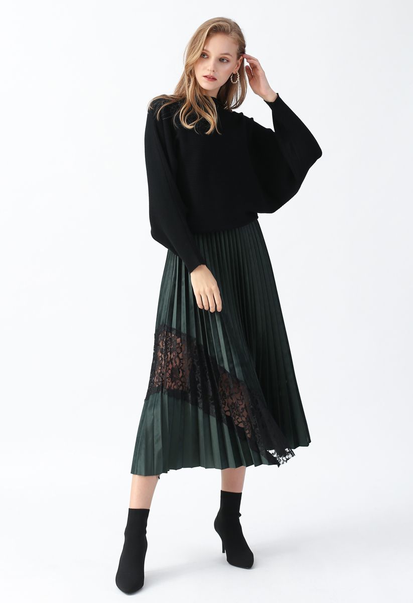 Boat Neck Batwing Sleeves Knit Top in Black